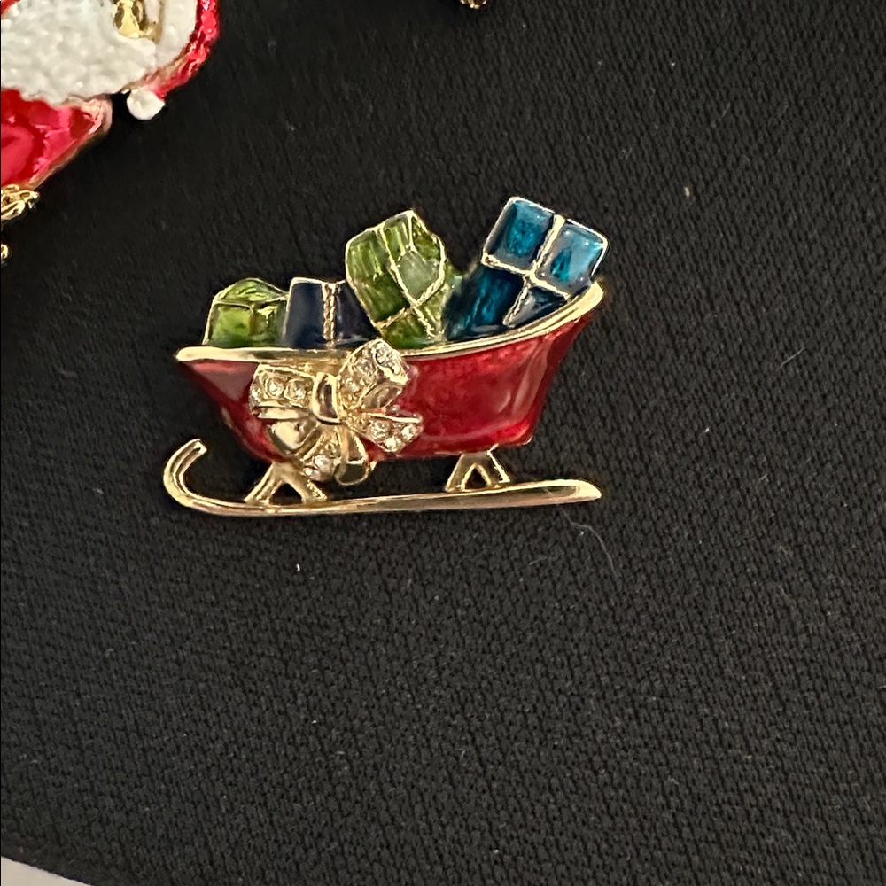 Sparkling Sliegh Pin